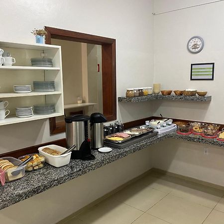 Hotel Tres Passos - Prox Ao Aeroporto E Rodoviaria Porto Alegre Exterior foto